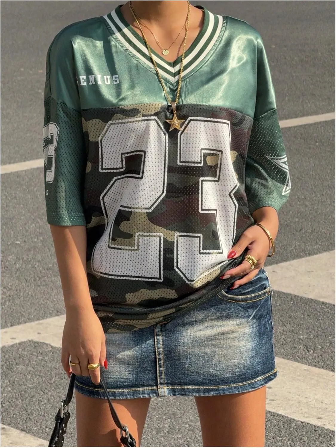 Verdusa Women's Jersey Shirt Baggy Shirt Oversized Tshirts Leopard Print V Neck Tshirt Sumer Tops
